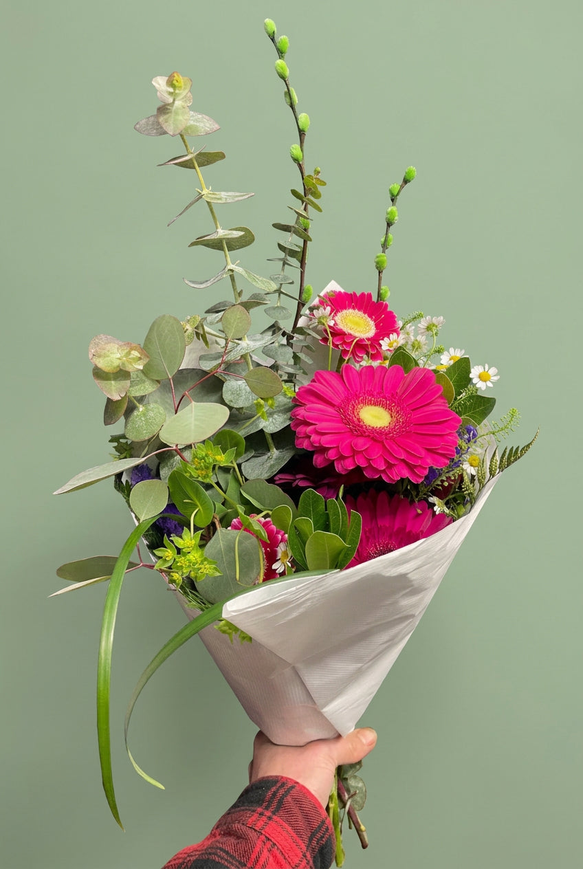 Boy O Boy Flowers is a family-owned local Okotoks florist, offering fresh everyday flowers and same day flower delivery. Including sympathy flowers, funeral flowers, wedding flowers, casket sprays, standing wreaths, standing sprays, and more. delivery to residential homes and snodgrass funeral home.