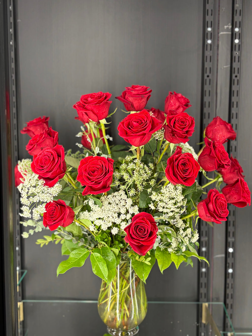 Classic Dozen Roses